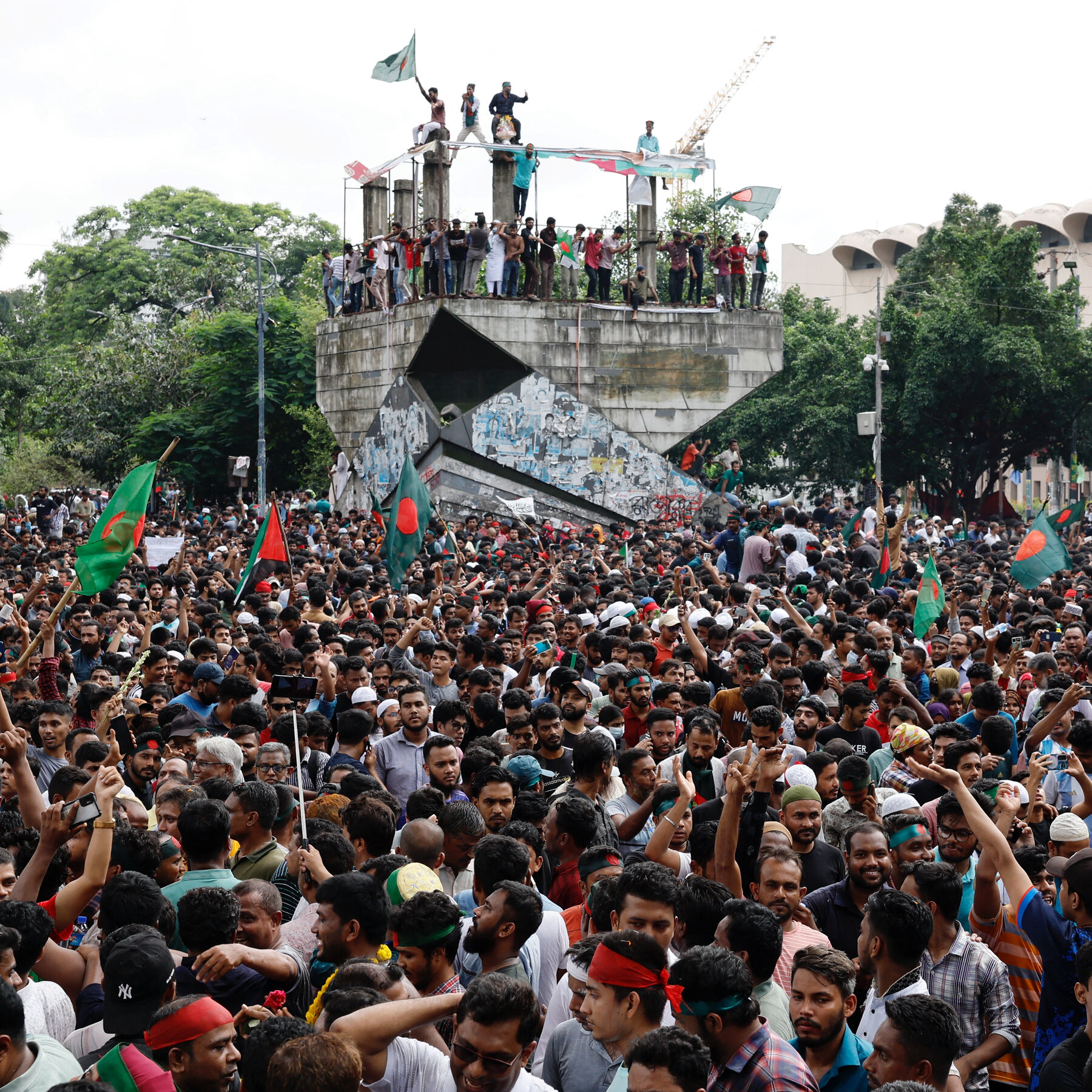 Live Updates: Bangladesh’s Prime Minister Has Resigned, Army Says