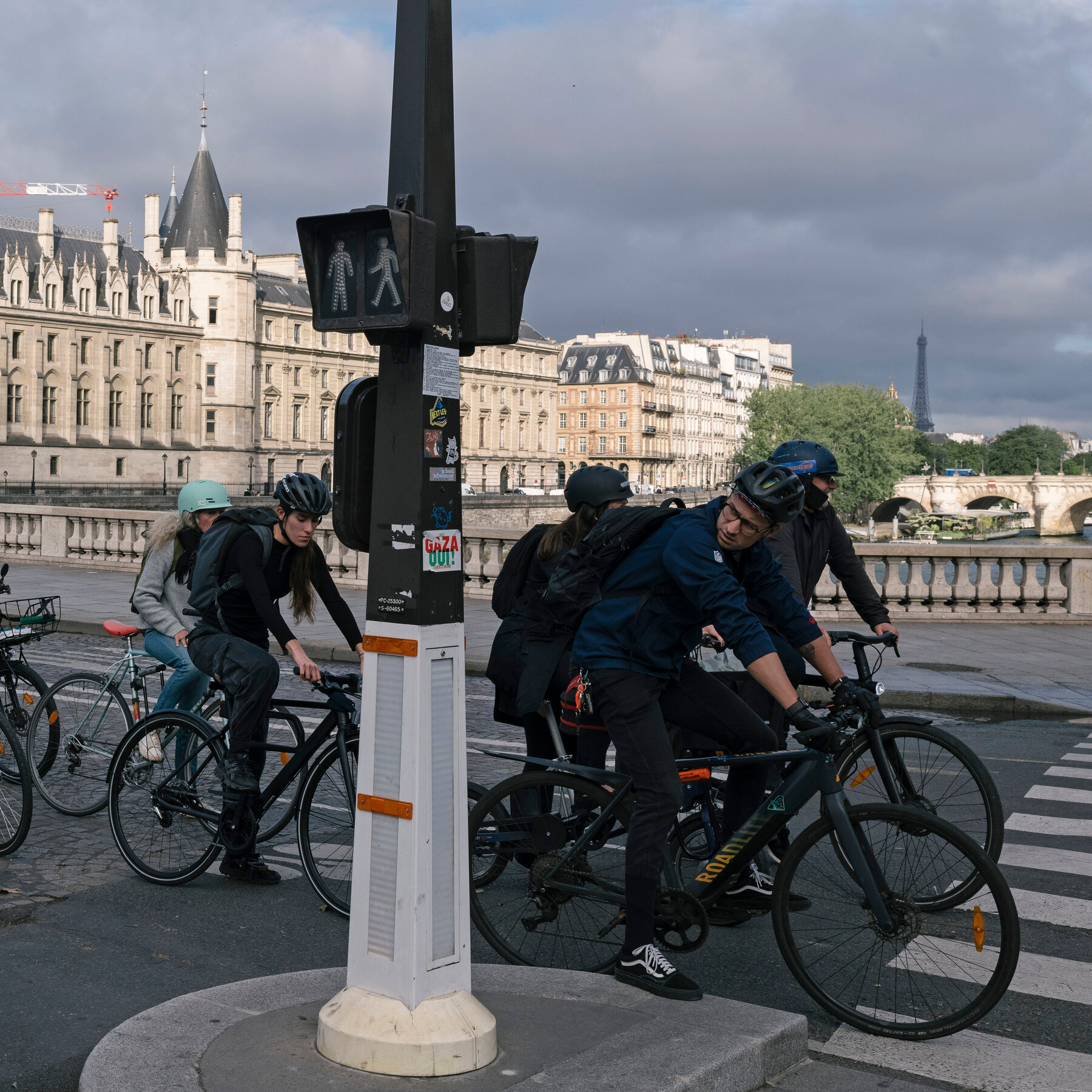 Death of Cyclist in Paris Lays Bare Divide in Mayor’s War Against Cars